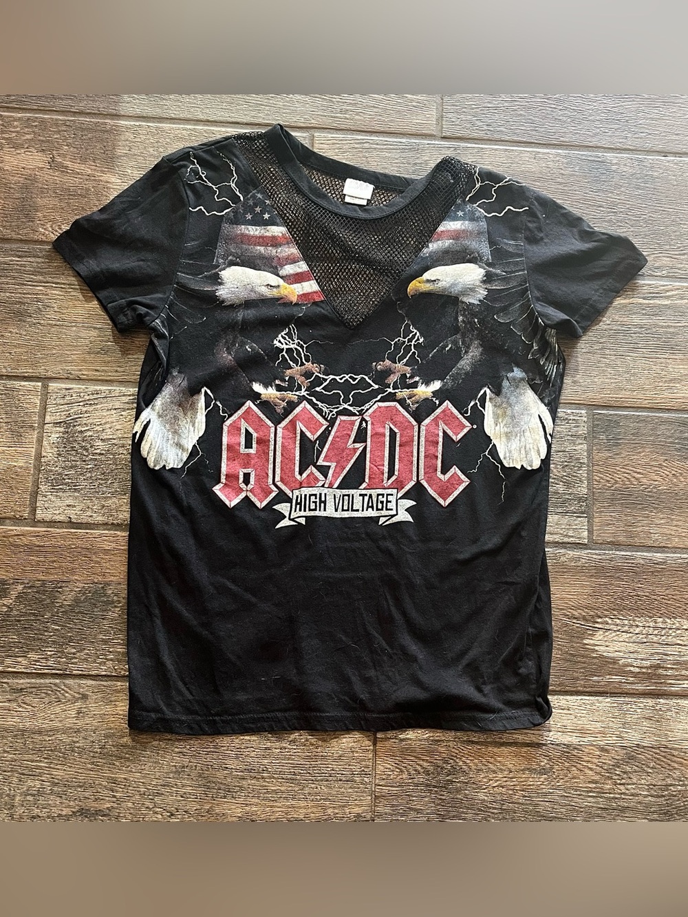 AC/DC High Voltage  t-shirt  USA flag eagle front graphic and mesh neck insert L